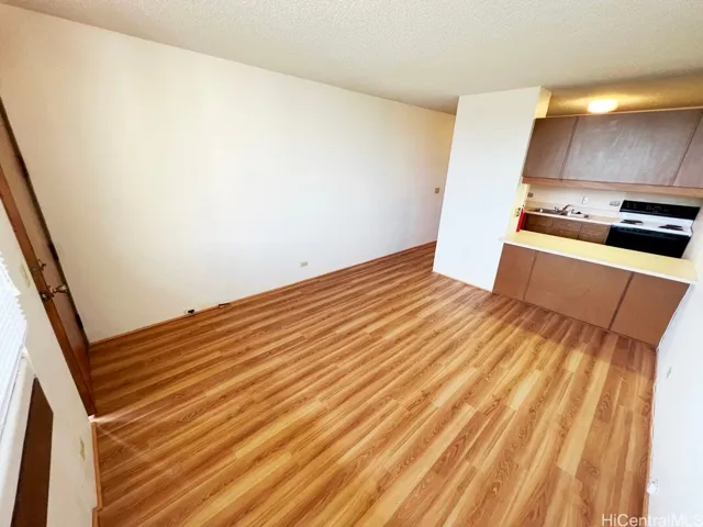 3324 Sierra Drive 304, Honolulu, Hawaii 96816, 1 Bedroom Bedrooms, ,1 BathroomBathrooms,Residential Lease,For Rent,Sierra,202517248