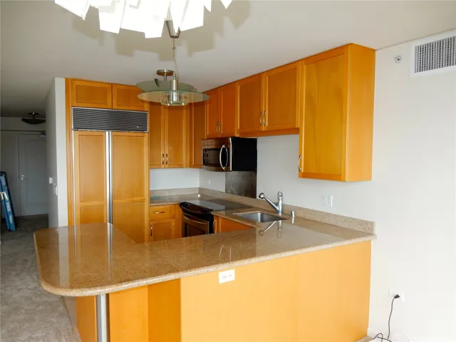 1296 Kapiolani Boulevard Ii703, Honolulu, Hawaii 96814, 3 Bedrooms Bedrooms, ,2 BathroomsBathrooms,Residential Lease,For Rent,Kapiolani,202517294