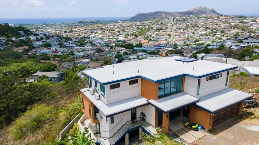 3841 Pukalani Place, Honolulu, Hawaii 96816, 4 Bedrooms Bedrooms, ,5 BathroomsBathrooms,Residential,For Sale,Pukalani,202517480