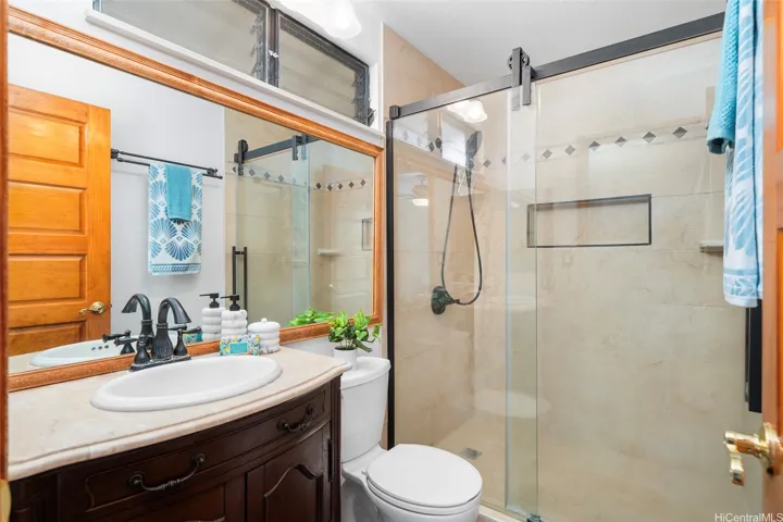 Primary Bedroom En Suite Bath