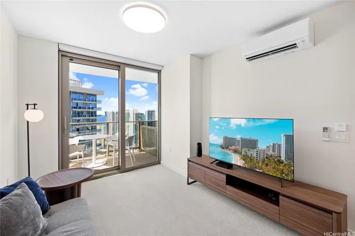 1388 Kapiolani Boulevard 4102, Honolulu, Hawaii 96814, 2 Bedrooms Bedrooms, ,2 BathroomsBathrooms,Residential,For Sale,Kapiolani,202517620