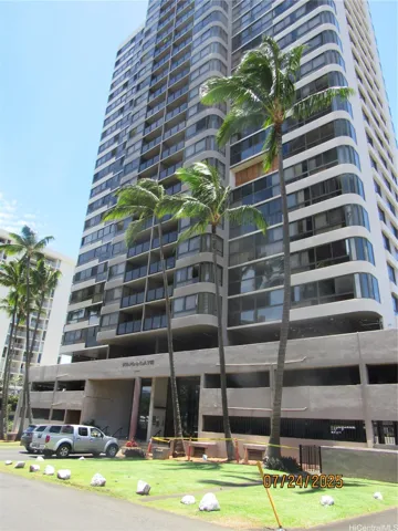 2724 Kahoaloha Lane 1607, Honolulu, Hawaii 96826, 2 Bedrooms Bedrooms, ,2 BathroomsBathrooms,Residential,For Sale,Kahoaloha,202517789