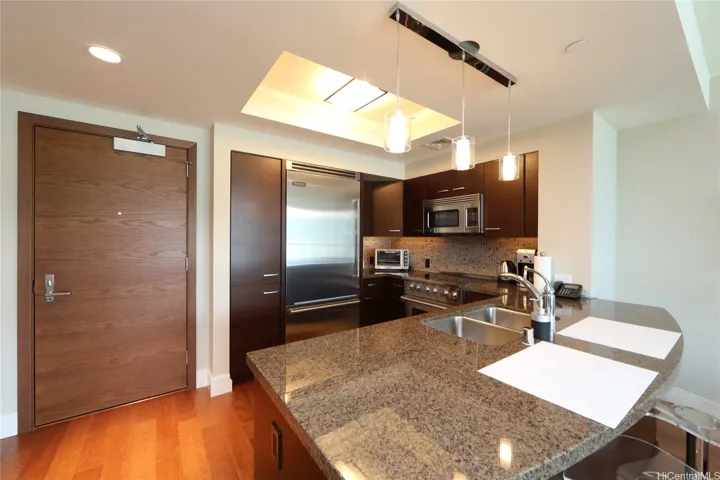 1837 Kalakaua Avenue 2709, Honolulu, Hawaii 96815, 2 Bedrooms Bedrooms, ,2 BathroomsBathrooms,Residential Lease,For Rent,Kalakaua,202517999