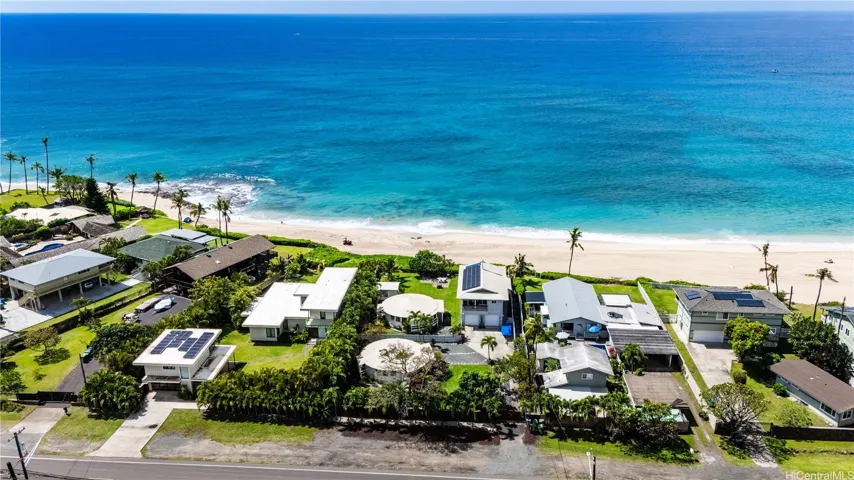 Makaha Beauty on a white sand beach. Three units to enjoy.