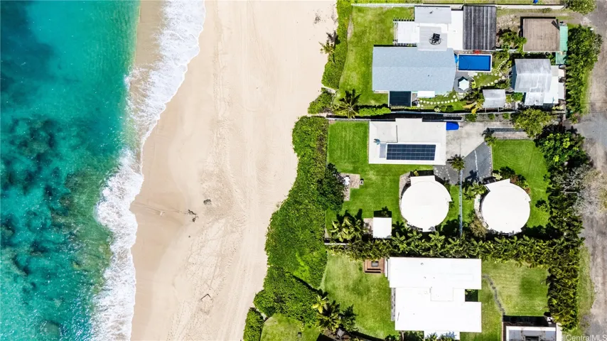 20,000 sq.ft. of land on Makaha oceanfront/Beachfront