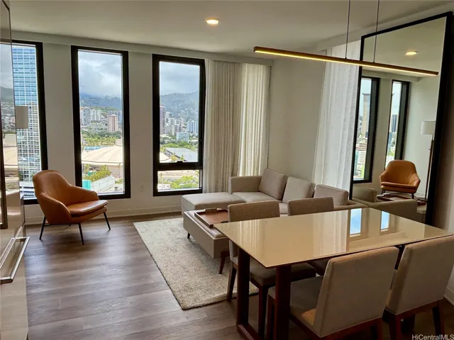987 Queen Street 1917, Honolulu, Hawaii 96814, 1 Bedroom Bedrooms, ,1 BathroomBathrooms,Residential Lease,For Rent,Queen,202518244