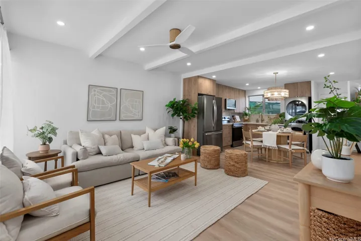 4206 Keanu Street 4, Honolulu, Hawaii 96816, 2 Bedrooms Bedrooms, ,2 BathroomsBathrooms,Residential,For Sale,Keanu,202518496