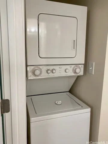 Stack laundry