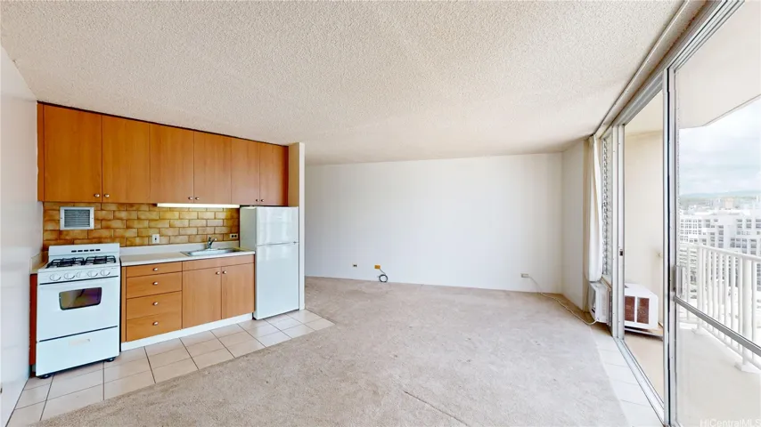 750 Amana Street 1705, Honolulu, Hawaii 96814, ,1 BathroomBathrooms,Residential Lease,For Rent,Amana,202518955