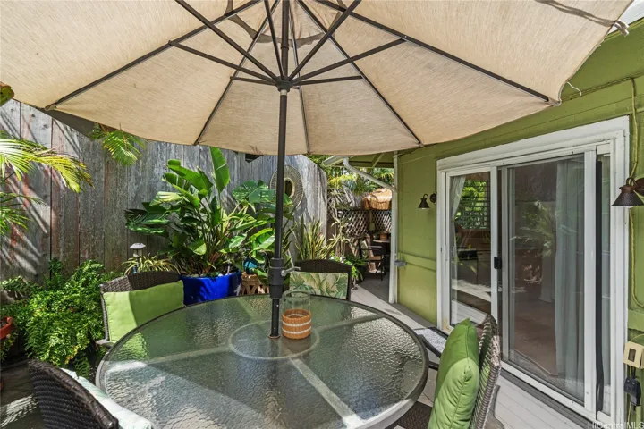 A nice space for dining al fresco!