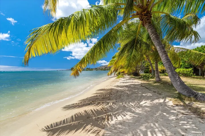 Southwest views from quiet Paiko Beach