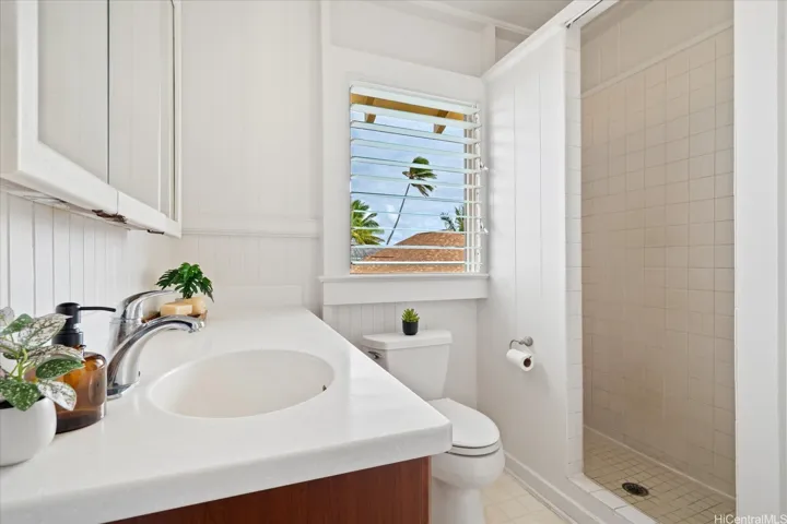 Upstairs bathroom
