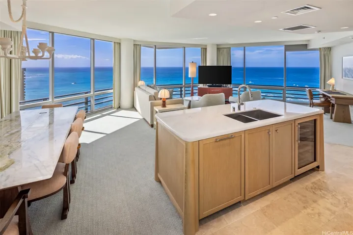 Ocean, ocean, ocean. Enjoy this gorgeous view.