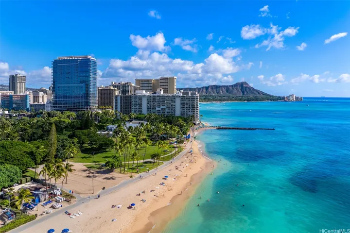 See the proximity to the world-renowned Waikiki Beach and Diamond Head of Oahu, Hawaii.