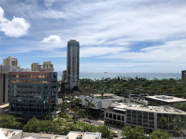 Pleasing ocean view from your private lanai