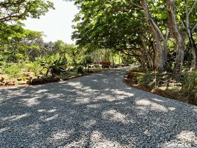 access to all lots on the farm road