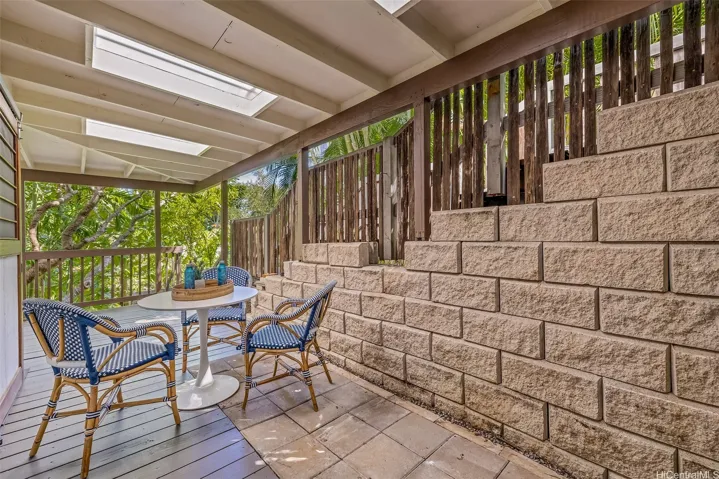 Covered Lanai off Artist Studio