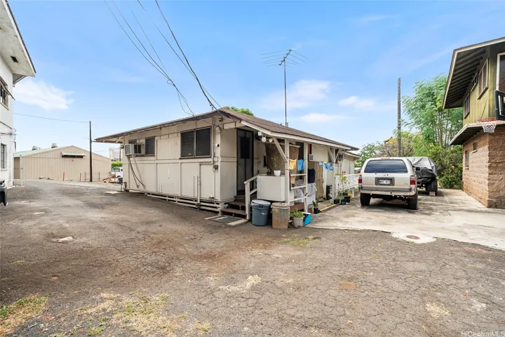 3 Bd/1 Ba Dwelling