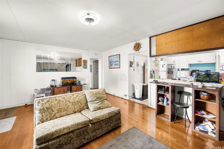 3 Bd/1 Ba Dwelling