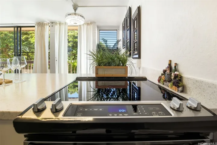 Lightly used oven range