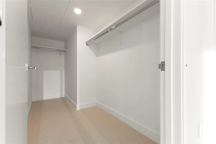 primary bedroom - walk in closet