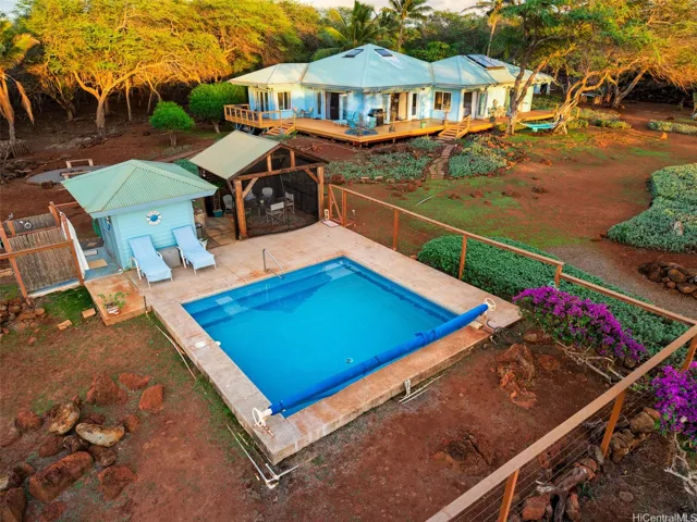 Plunge pool and cabana
