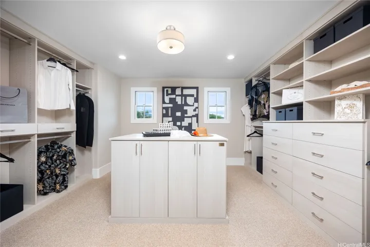 Photo is of the model home 75.30 B (Reverse) and may differ from actual improvements, if any, when constructed. The specific features in a residence vary from home to home and not all features are available in all series or all floorplans within a series. We reserve the right to modify or cancel these specific features, substitute equipment, materials, appliances and brand names in our sole discretion. Color and size variations may occur.