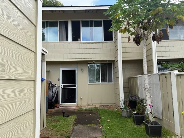 Main entrance to the house.