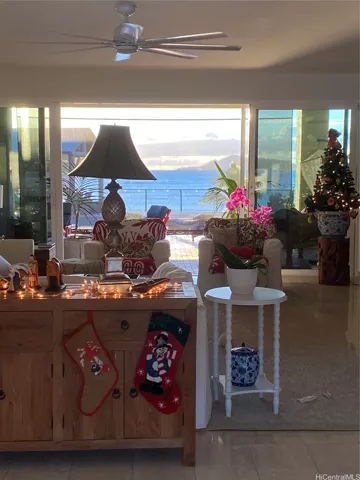Christmas evening, love the weather, can't beat it either. Live and love the place you deserve.