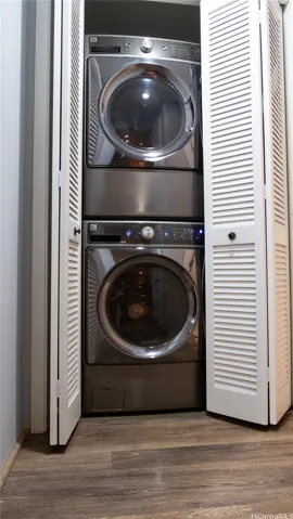 Stackable washer dryer