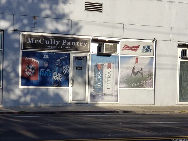 Store Front Customer parkings in rear