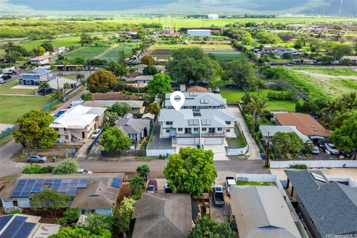 Maili Elementary is nearby