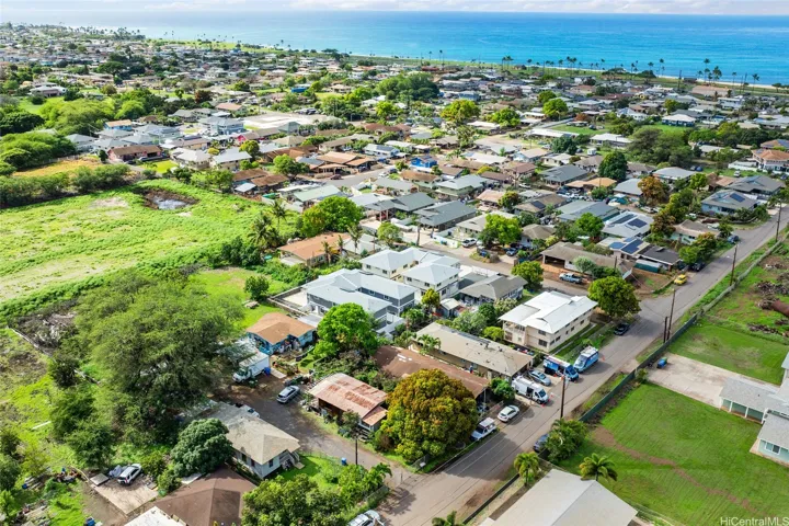 More view of the Maili Beach Park on the left side