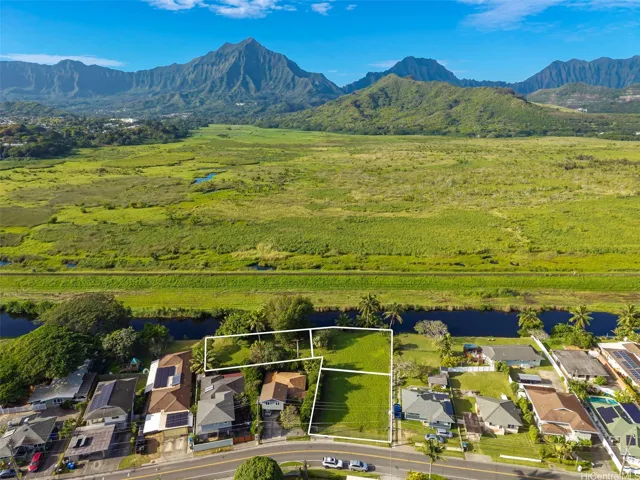 “Kihapai Ohana” is a rare Kailua development opportunity: a fully approved three-home Residential CPR on an approx. 15,000 sq. ft. fee-simple lot. Build one large residence or three approved CPR dwellings (Units 1, 2, and 3), each with ~5,000 sq. ft. of exclusive-use land *Enhanced Photo with Lines Label