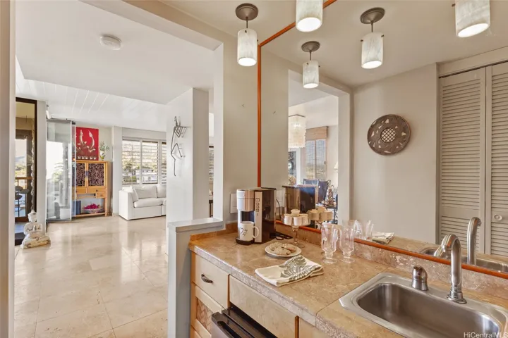 Wet bar/coffee Bar