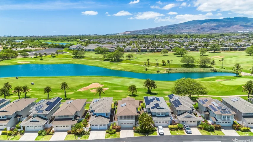 Kipuka is surrounded by the
Ernie Els designed Hoakalei Golf
Course