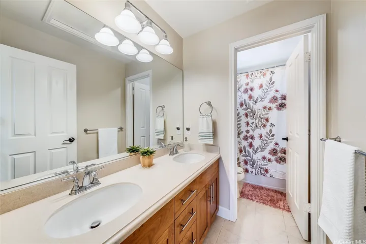 2nd full bath upstairs