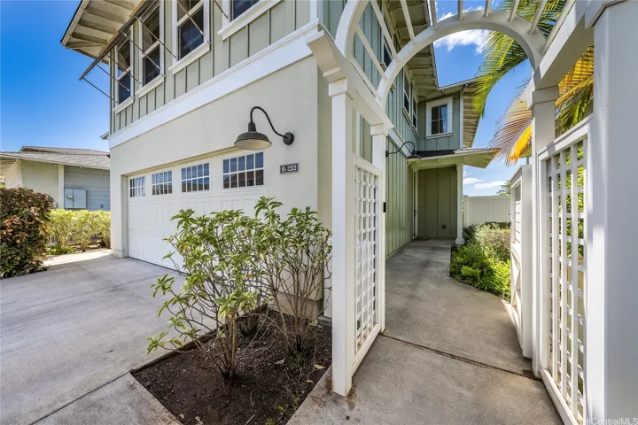 Entryway with gate