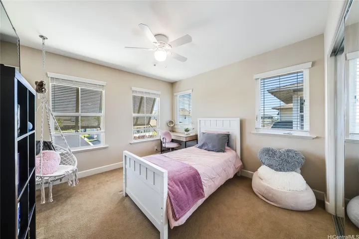 Bedroom 4 with peek-a-boo
ocean view