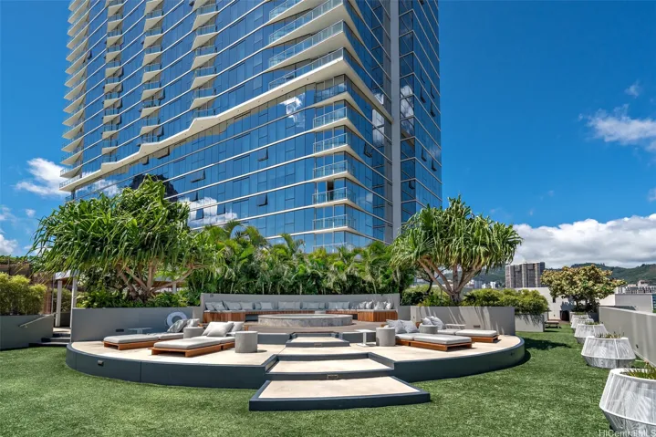 Come enjoy Hawaii living right here in the heart of Kaka'ako. The Honolulu Symphony condominium is convenient to nearby shopping mecca's, eateries and a sandy beaches too. Across the street is the Blaisdell Concert Hall that hosts many great events and concerts. Downtown business area very close by too.