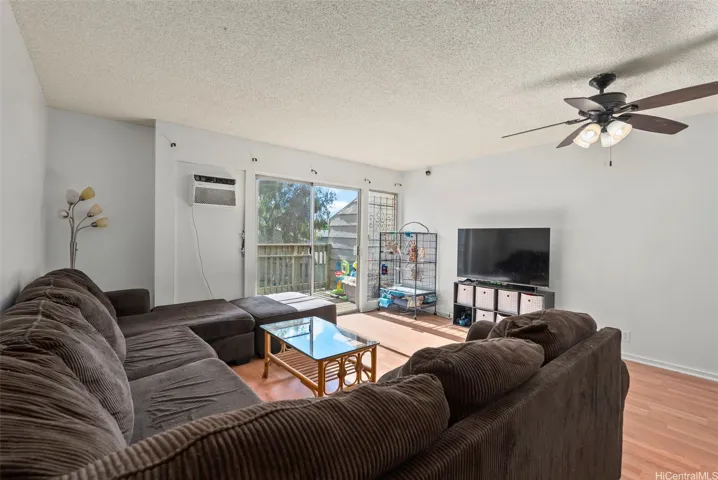 Living area (enhanced)
