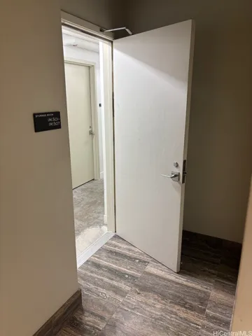Just inside the door you find the door to your storage unit.