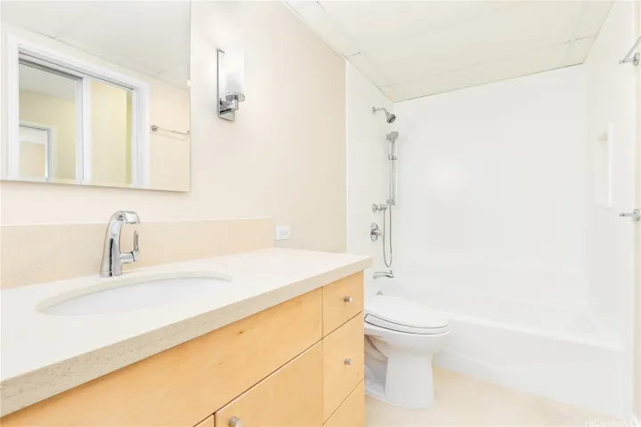 Master Bedroom Bathroom