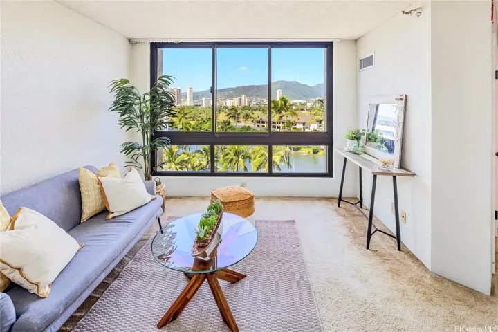 Nice 'n' bright right living room