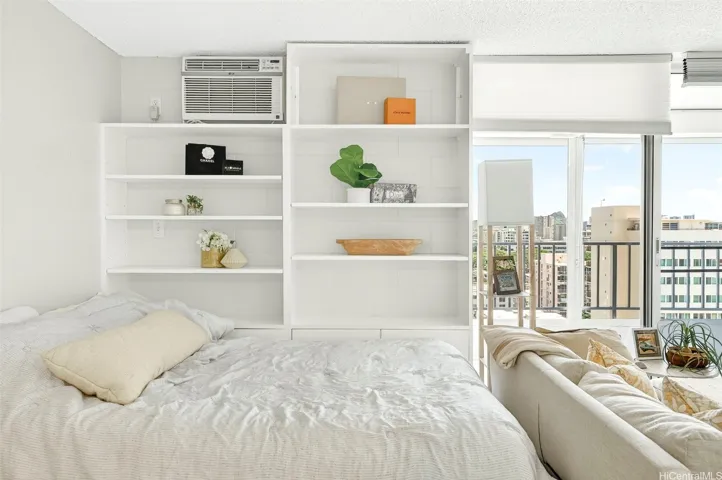 Built in shelves