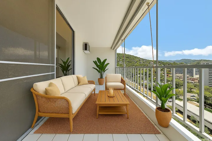 Enhanced enjoy indoor/ outdoor Hawaii lifestyle on the covered lanai