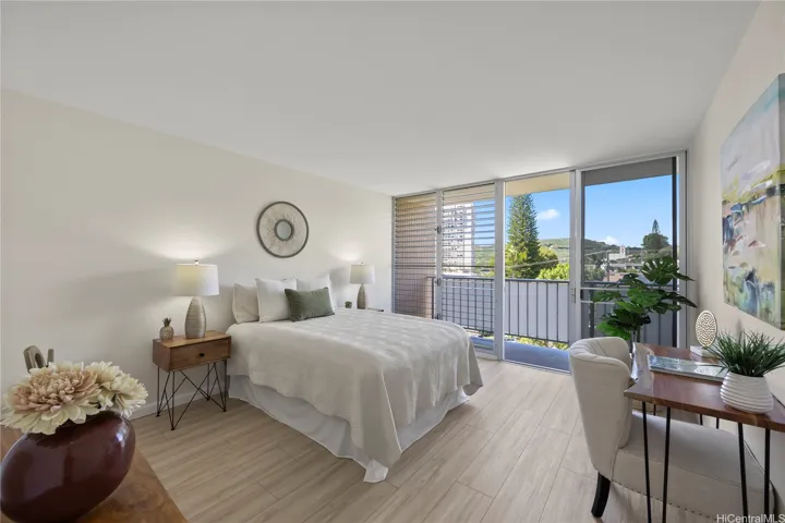 Second bedroom facing Punchbowl with access to the large lanai