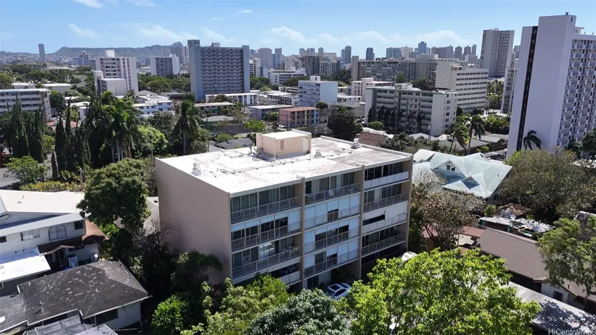 Makiki Hillside condominium perched at the top of Keeaumoku St.