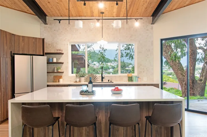 Beautiful views of Ko'olau and Kaneohe Bay