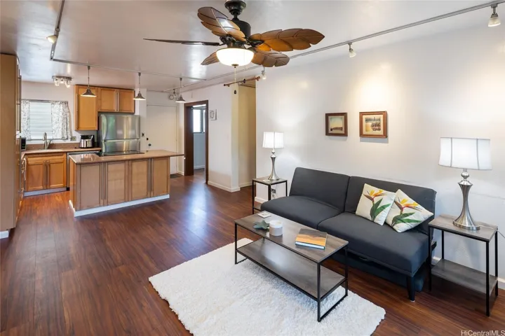 large living space that's flooded with natural light (and flat ceilings!) from the large lanai